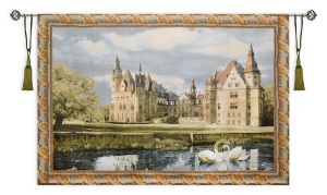 Гобеленовое панно "Сказочный замок с лебедями". Размер панно 186х128 см.