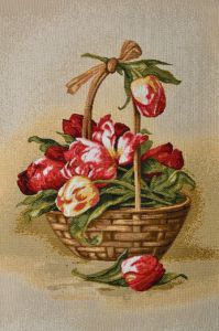 Картина гобелен "Корзина тюльпанов". Размер гобелена 25х35 см.