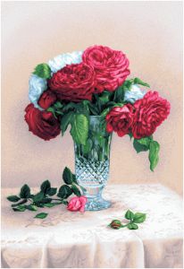 Картина гобелен "Красные розы" в одинарной багетной раме. Размер гобелена 35х48 см.