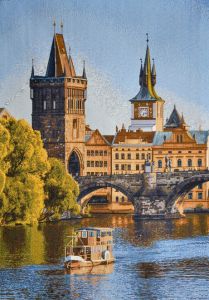 Картина гобелен "Прага 3" в одинарной багетной раме. Размер гобелена 35х50 см.